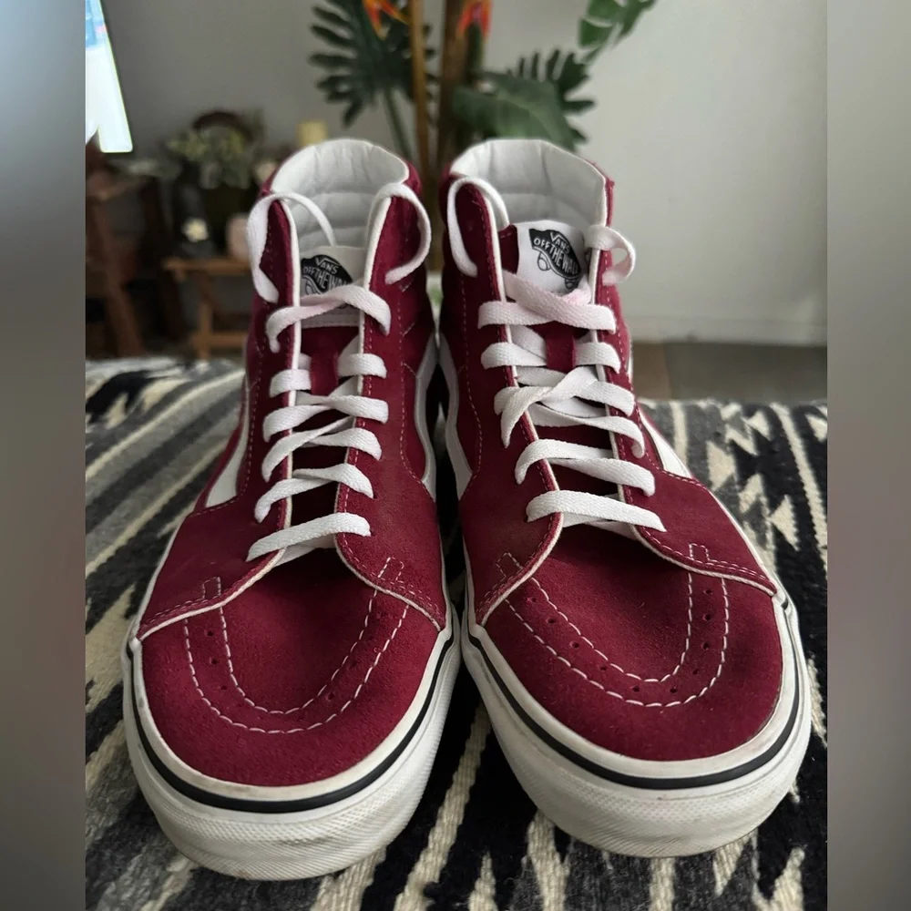 Vans Burgundy and White Skateboard Shoes - Picture 2 of 8